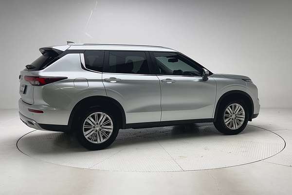 2024 Mitsubishi Outlander LS ZM thumb-2