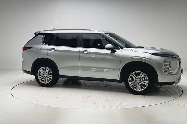 2024 Mitsubishi Outlander LS ZM thumb-3