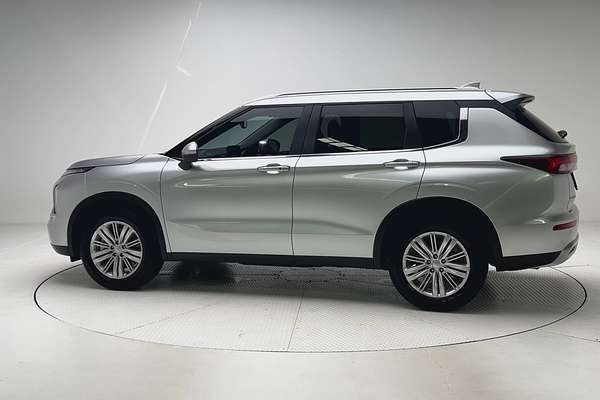 2024 Mitsubishi Outlander LS ZM thumb-7