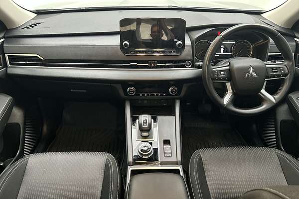 2024 Mitsubishi Outlander LS ZM thumb-19