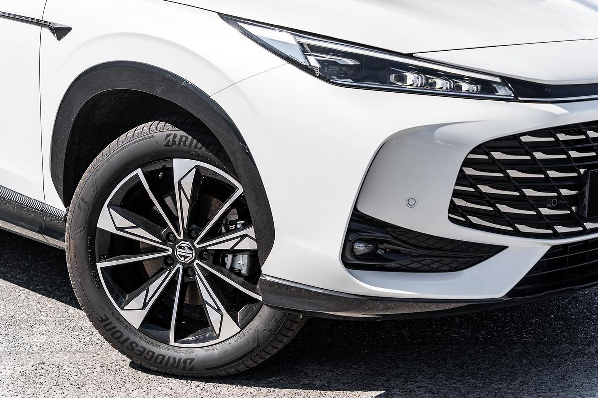 2025 MG HS Essence AS33