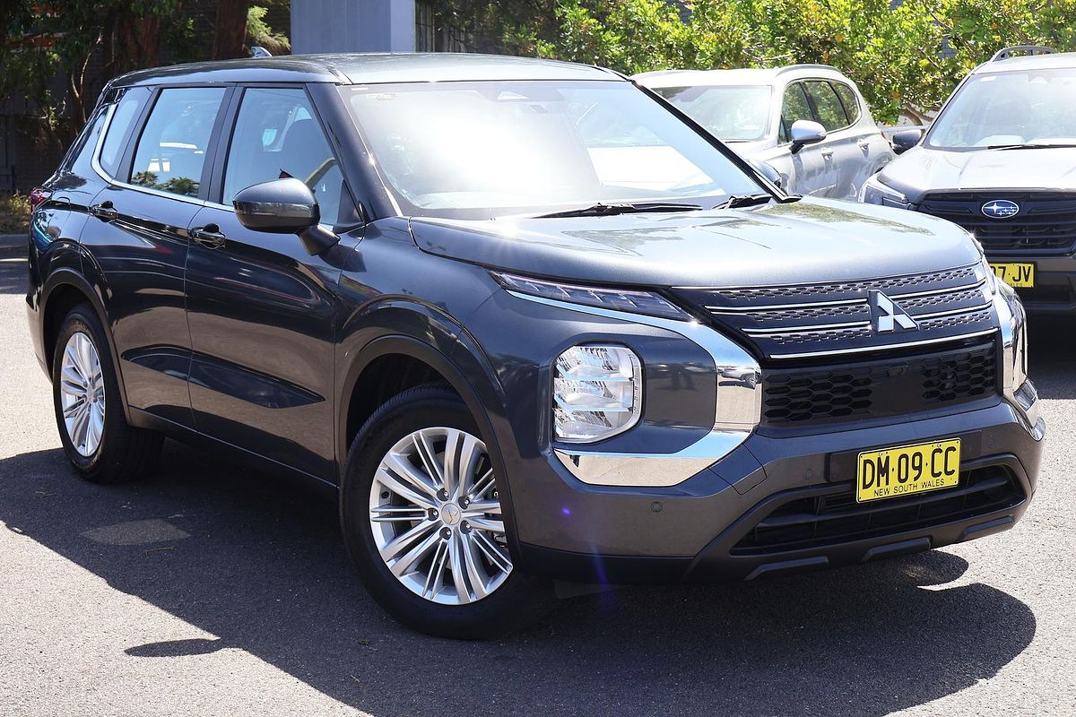 2024 Mitsubishi Outlander ES ZM