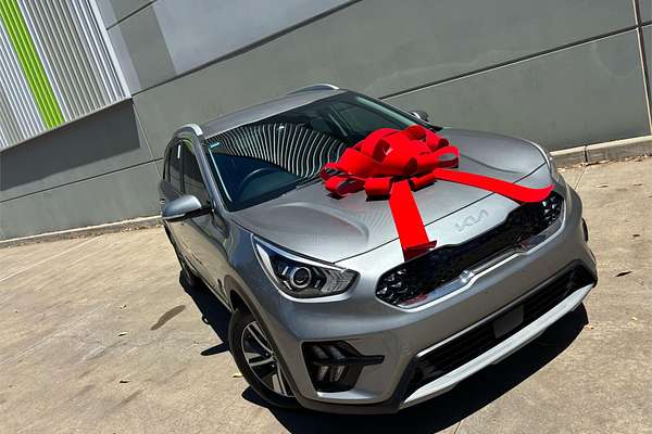 2021 Kia Niro Hybrid S DE