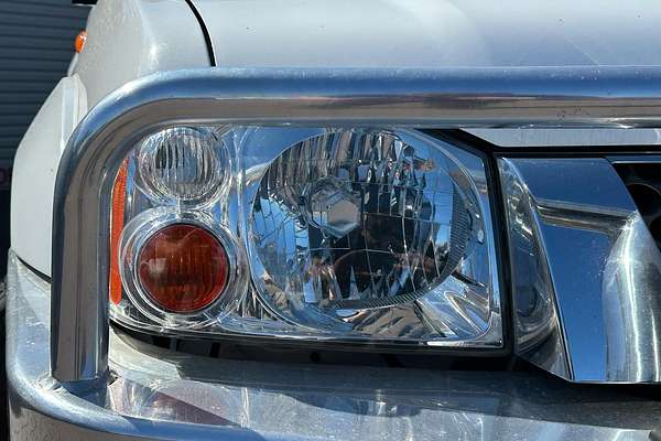 2010 Nissan Navara ST-R D22 4X4 thumb-1