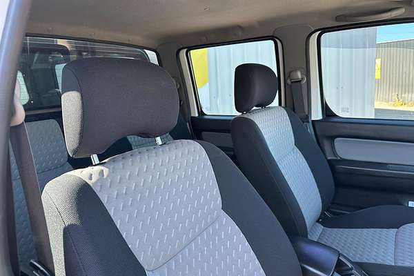 2010 Nissan Navara ST-R D22 4X4 thumb-19