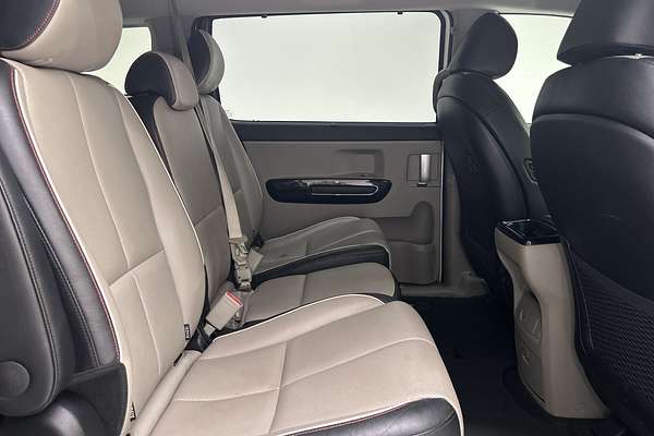 2018 Kia Carnival Platinum YP thumb-11