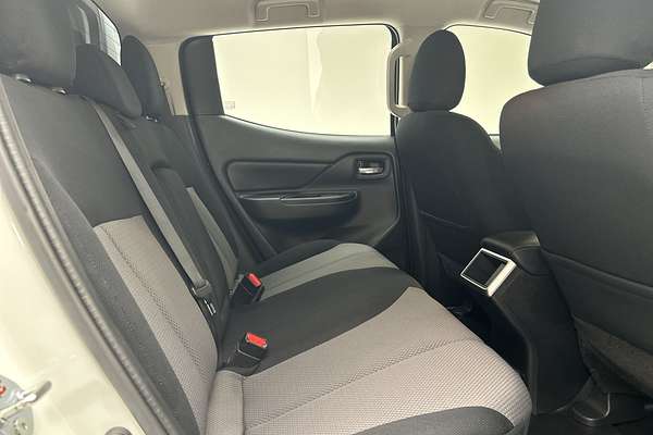 2022 Mitsubishi Triton GLX+ MR 4X4 thumb-11