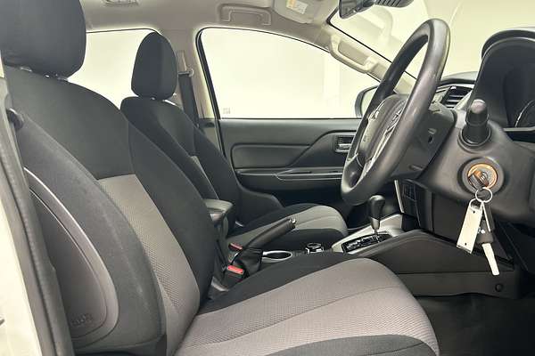 2022 Mitsubishi Triton GLX+ MR 4X4 thumb-12