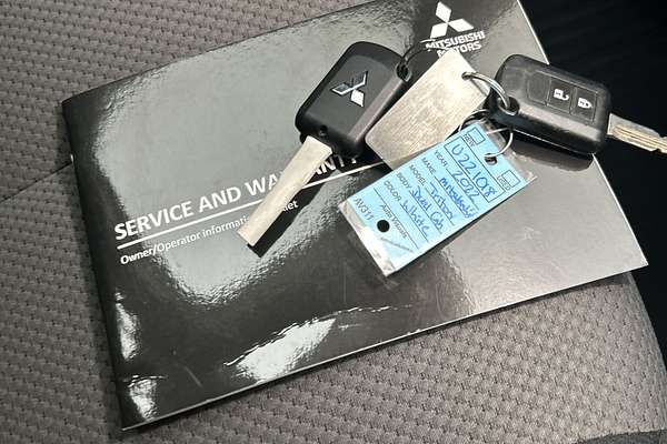 2022 Mitsubishi Triton GLX+ MR 4X4 thumb-22