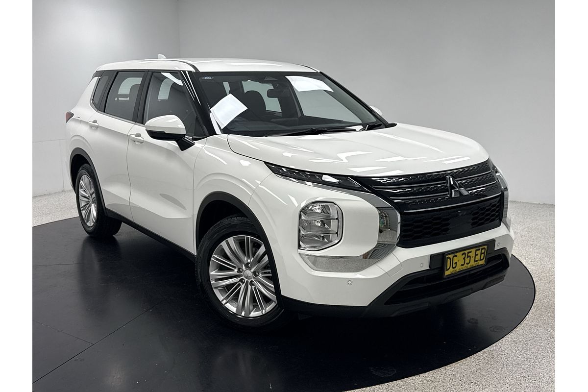 2022 Mitsubishi Outlander ES ZM