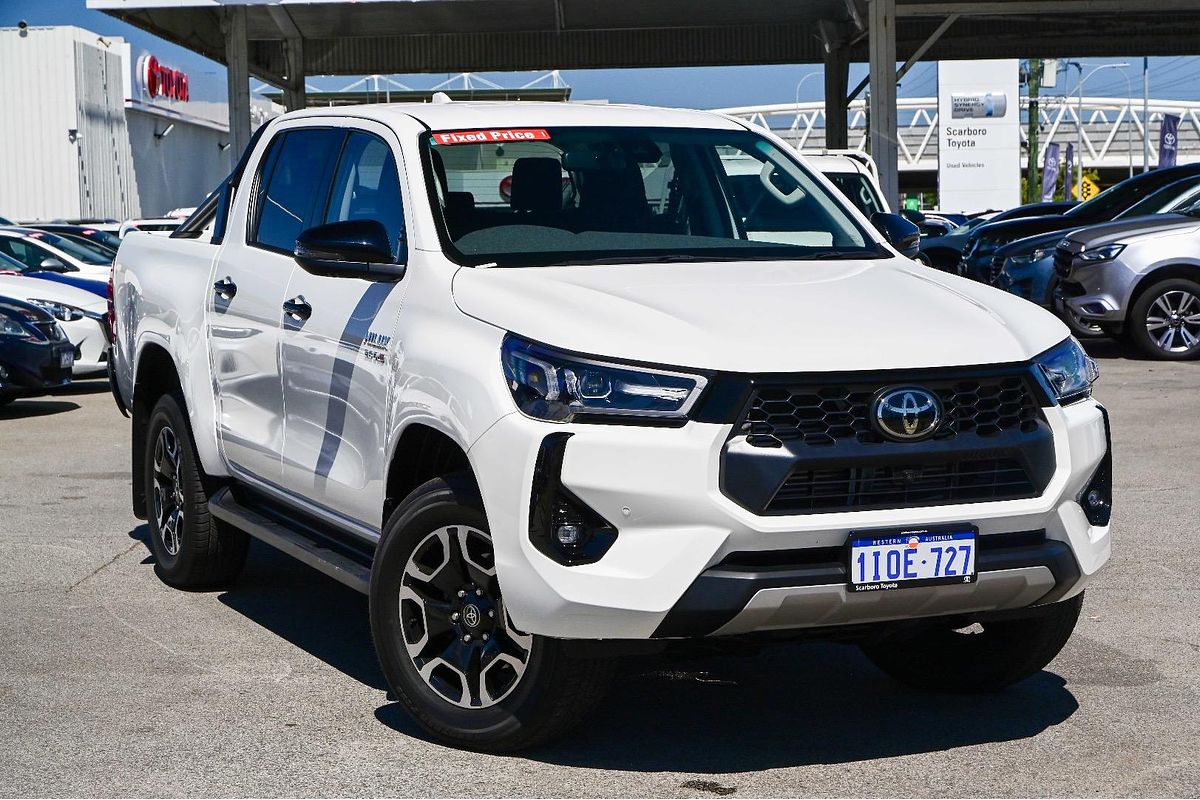 2025 Toyota Hilux SR5 48V GUN126R 4X4