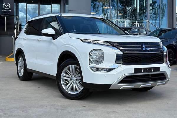 2023 Mitsubishi Outlander LS ZM