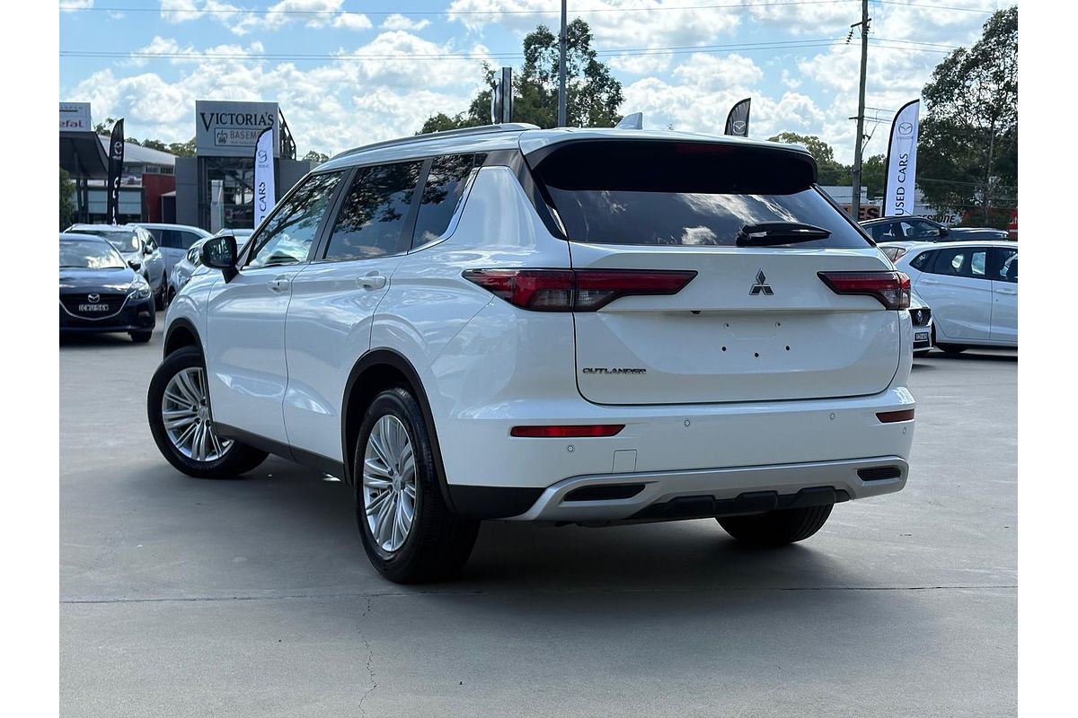 2023 Mitsubishi Outlander LS ZM