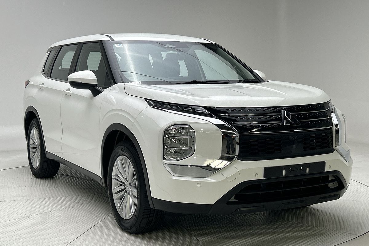 2024 Mitsubishi Outlander ES ZM