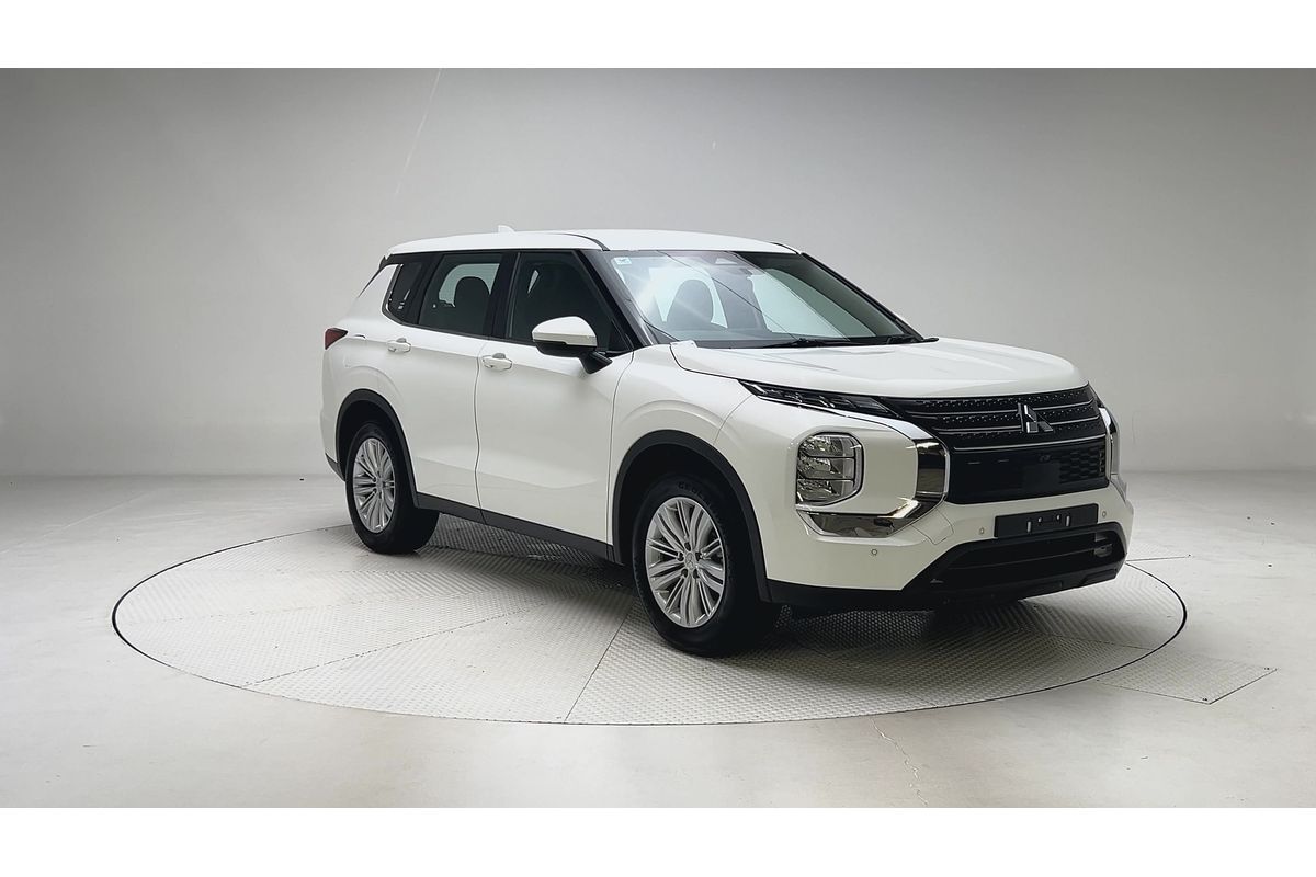 2024 Mitsubishi Outlander ES ZM