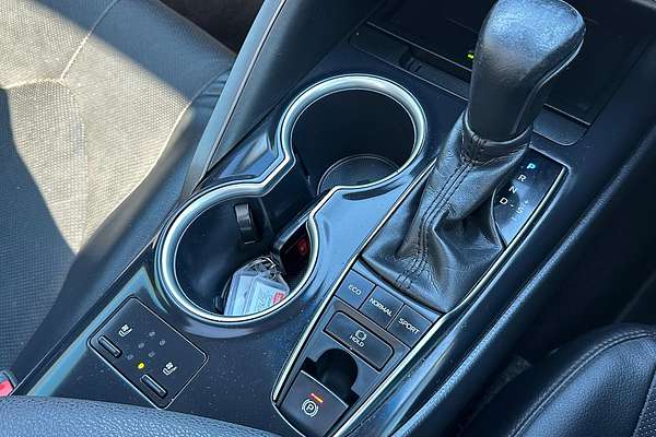 2019 Toyota Camry SL GSV70R thumb-25