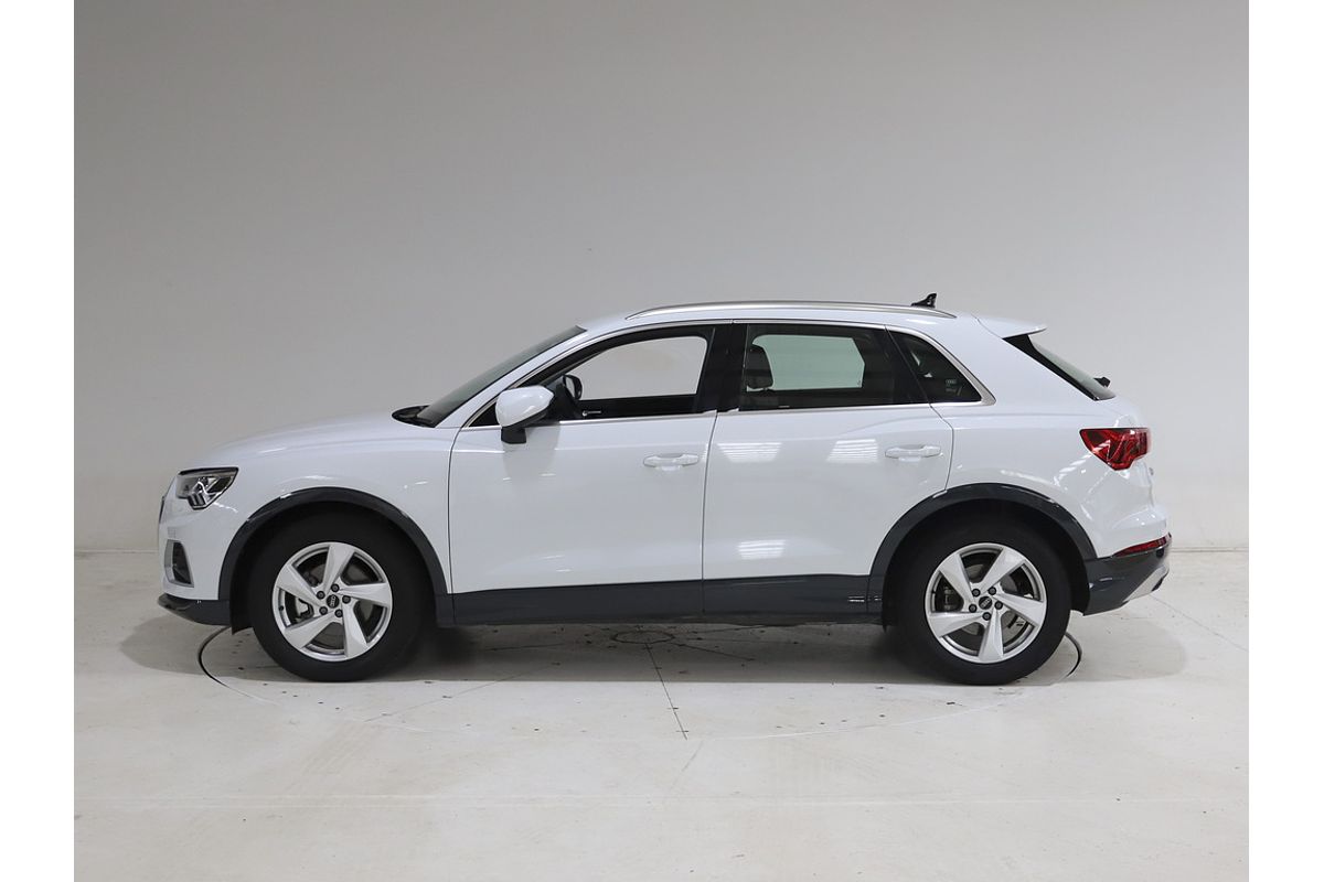 MY24 Audi Q3 35 TFSI