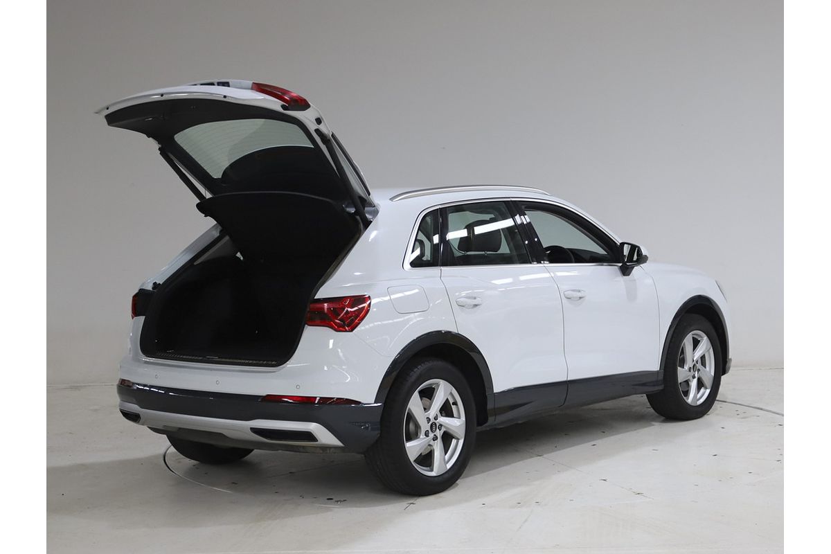 MY24 Audi Q3 35 TFSI