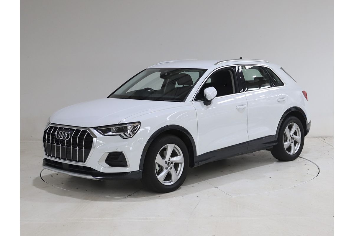 MY24 Audi Q3 35 TFSI