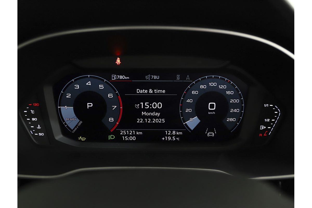 MY24 Audi Q3 35 TFSI
