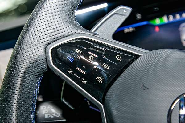 2024 Volkswagen Golf R 8 thumb-14