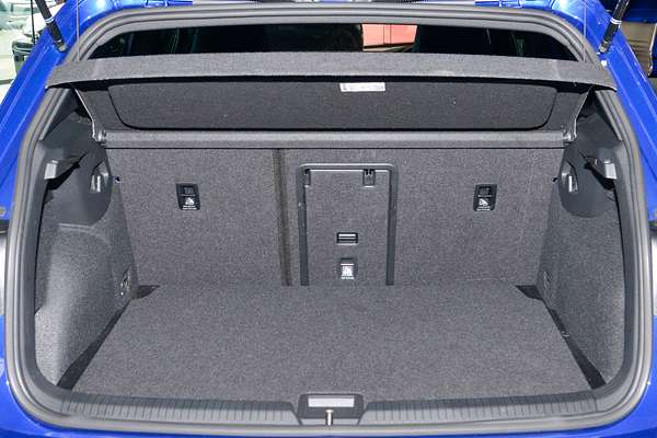 2024 Volkswagen Golf R 8 thumb-18
