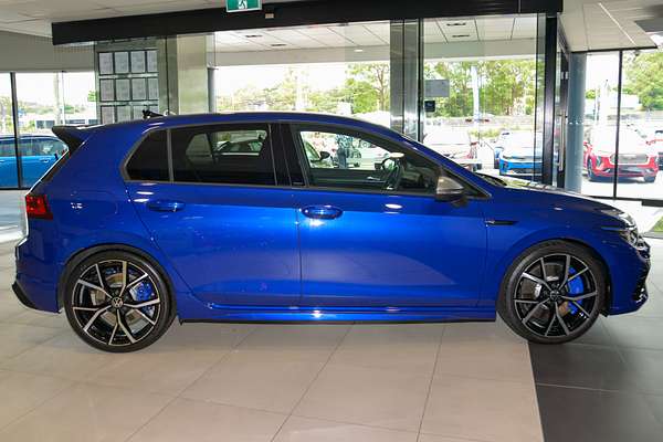 2024 Volkswagen Golf R 8 thumb-4