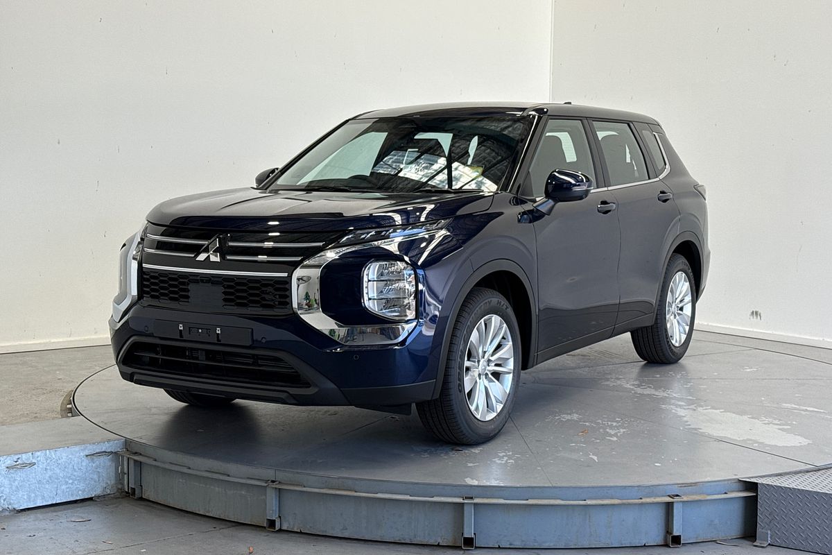 2025 Mitsubishi Outlander ES ZM