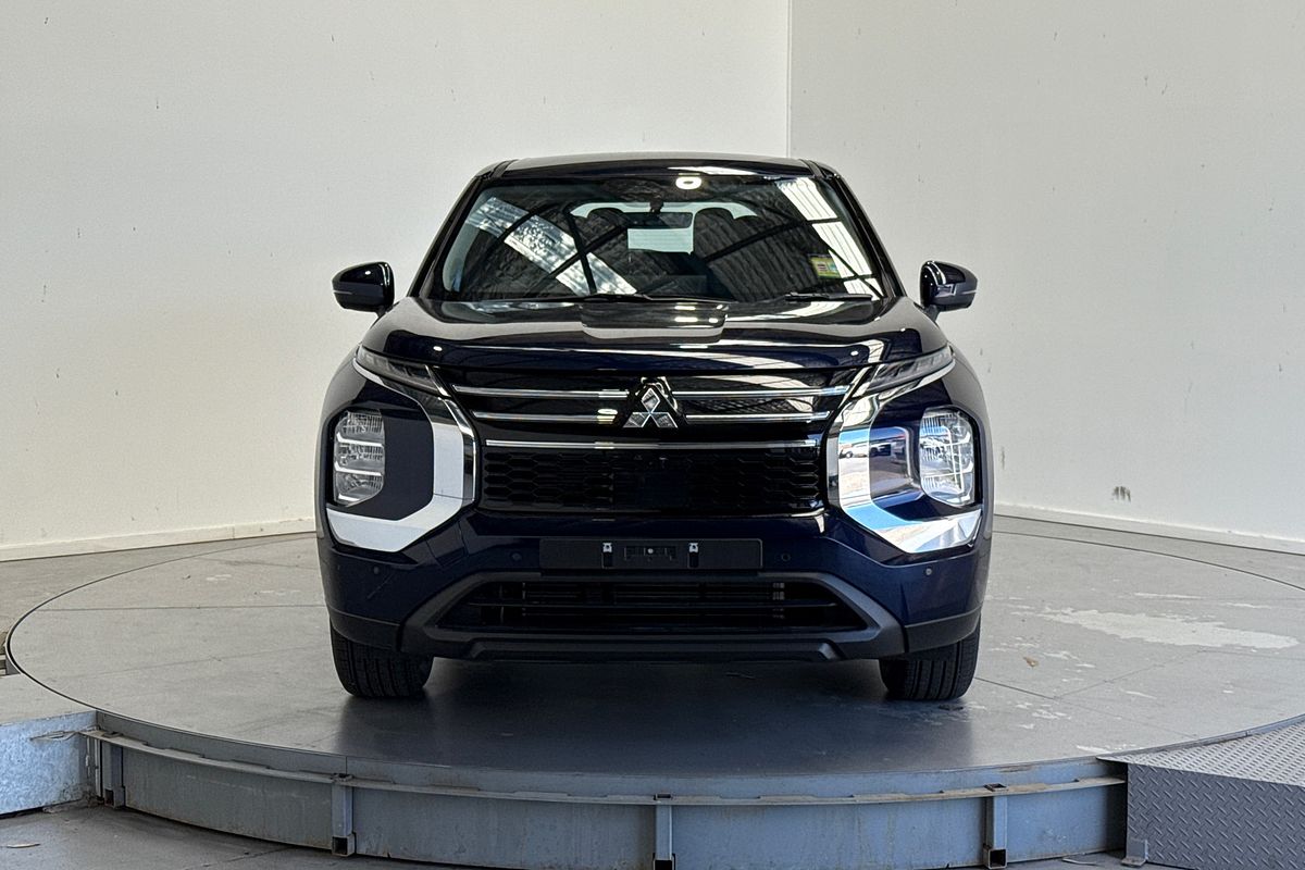 2025 Mitsubishi Outlander ES ZM