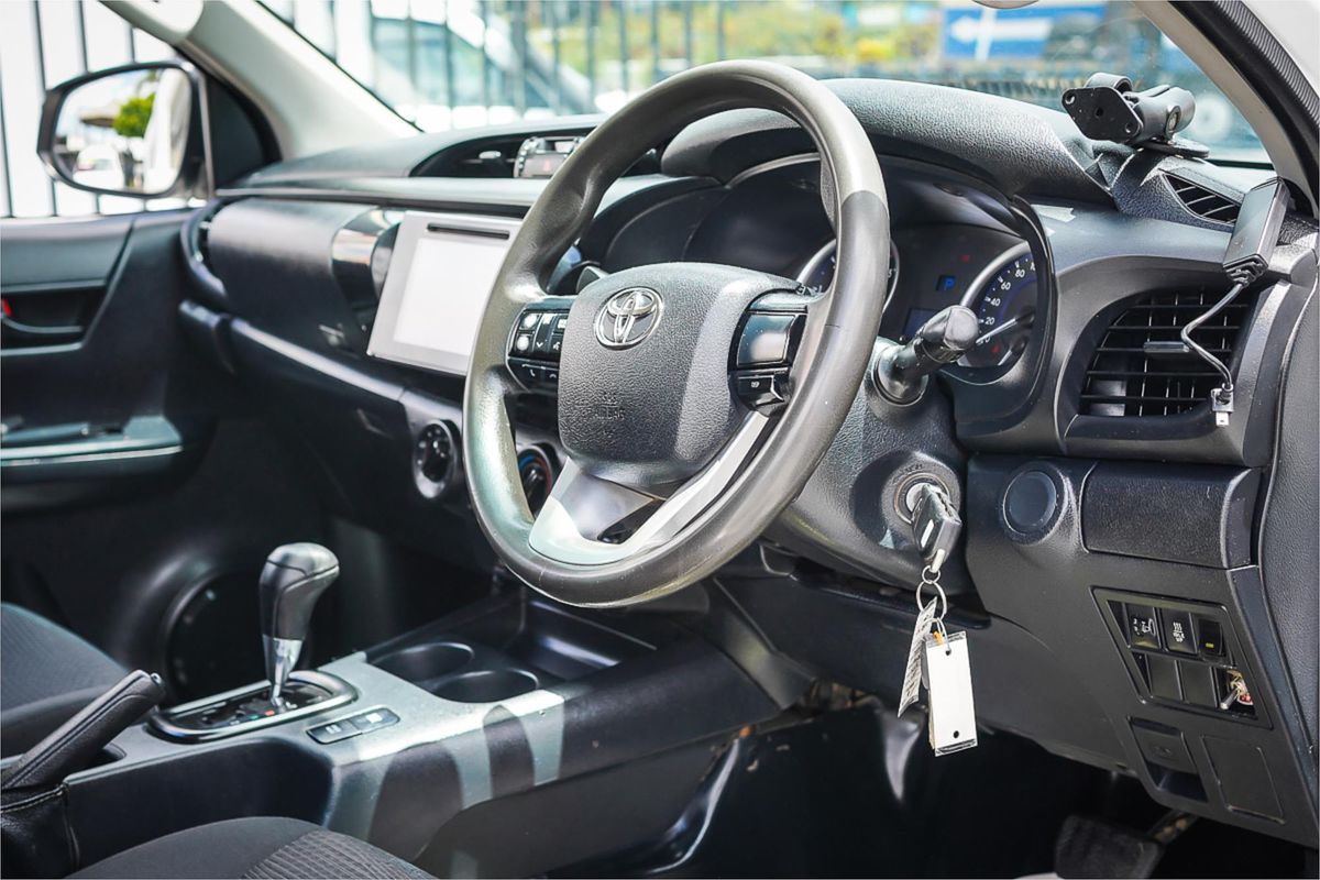 2017 Toyota Hilux SR GUN126R 4X4