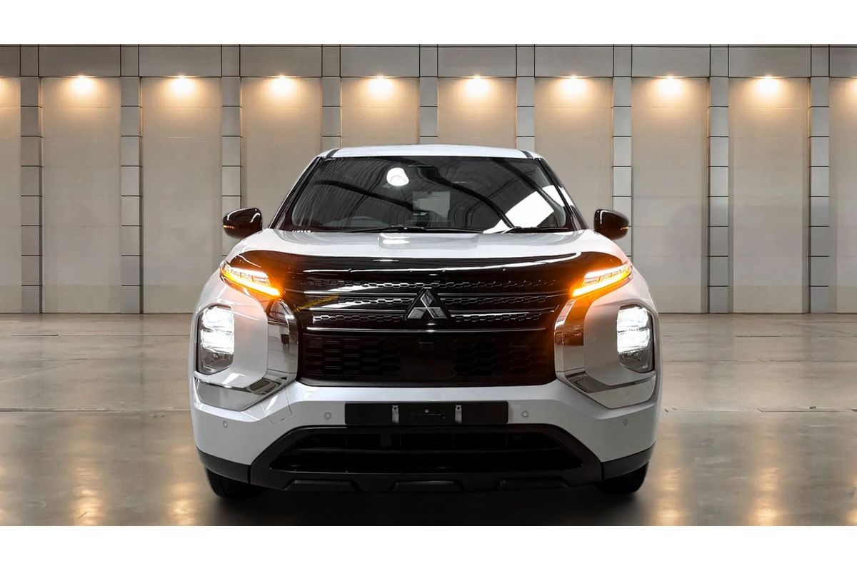 2024 Mitsubishi Outlander ES ZM