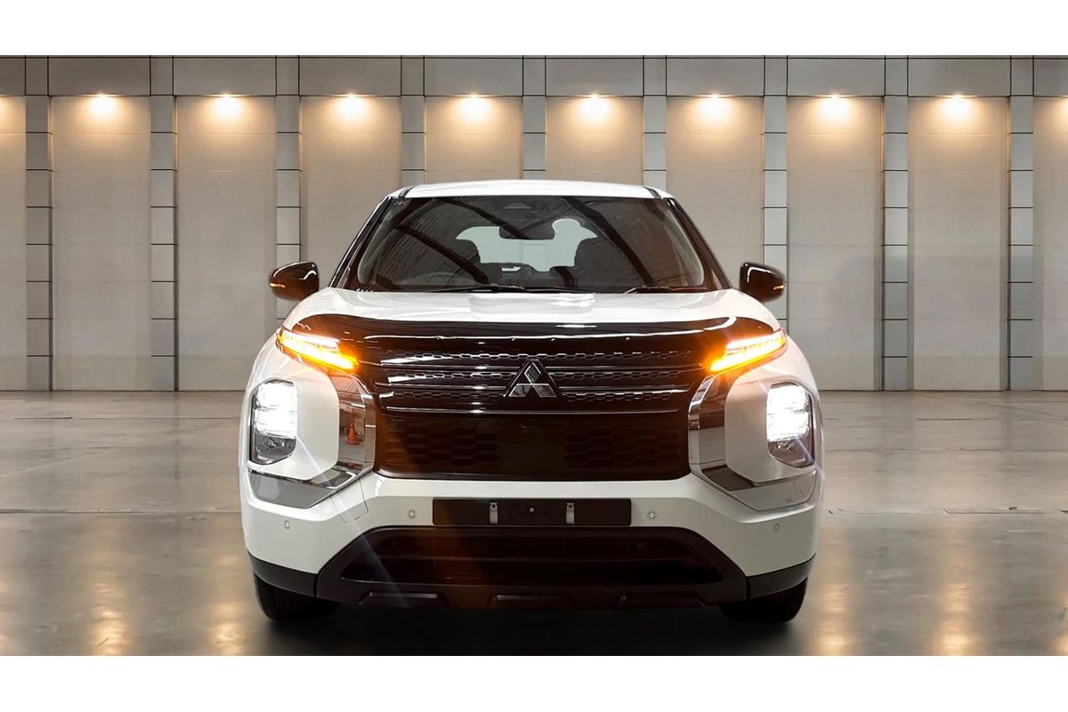 2024 Mitsubishi Outlander ES ZM