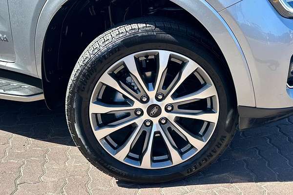 2025 Ford Everest Platinum 3.0L thumb-3