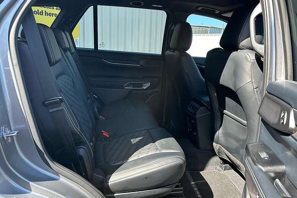 2025 Ford Everest Platinum 3.0L thumb-7