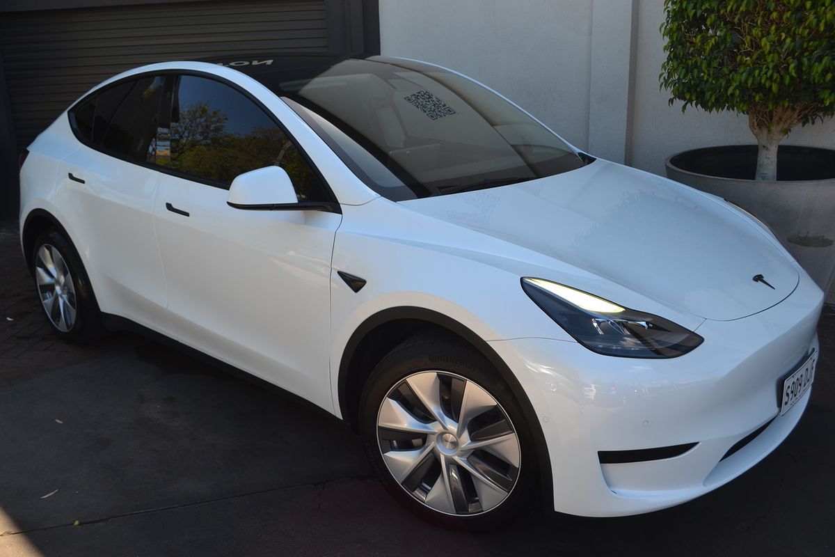 2023 Tesla Model Y Rear-Wheel Drive