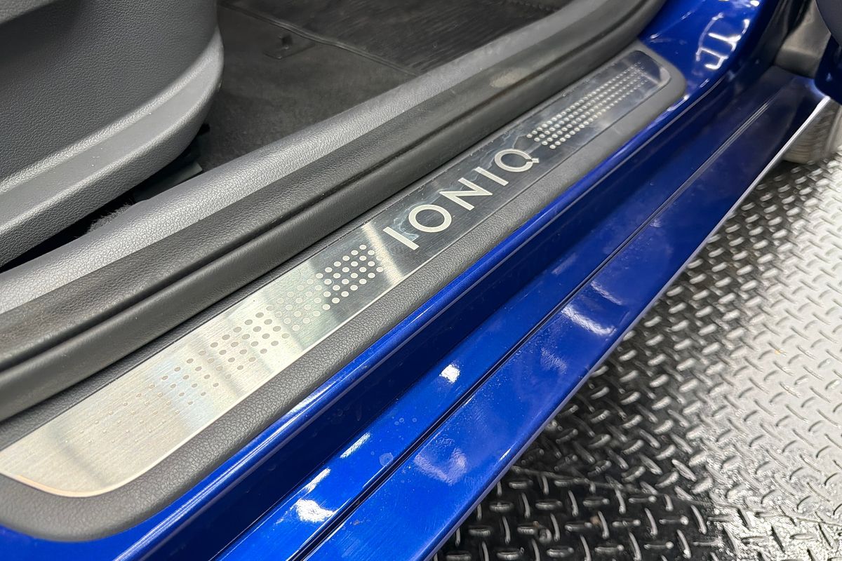 2022 Hyundai IONIQ Electric Elite AE.V4