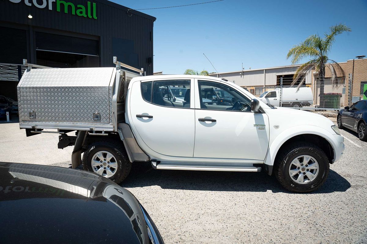 2011 Mitsubishi Triton GL-R MN 4X4