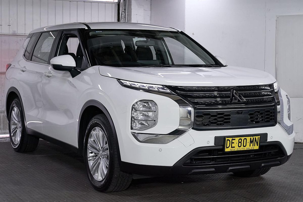 2022 Mitsubishi Outlander ES ZM