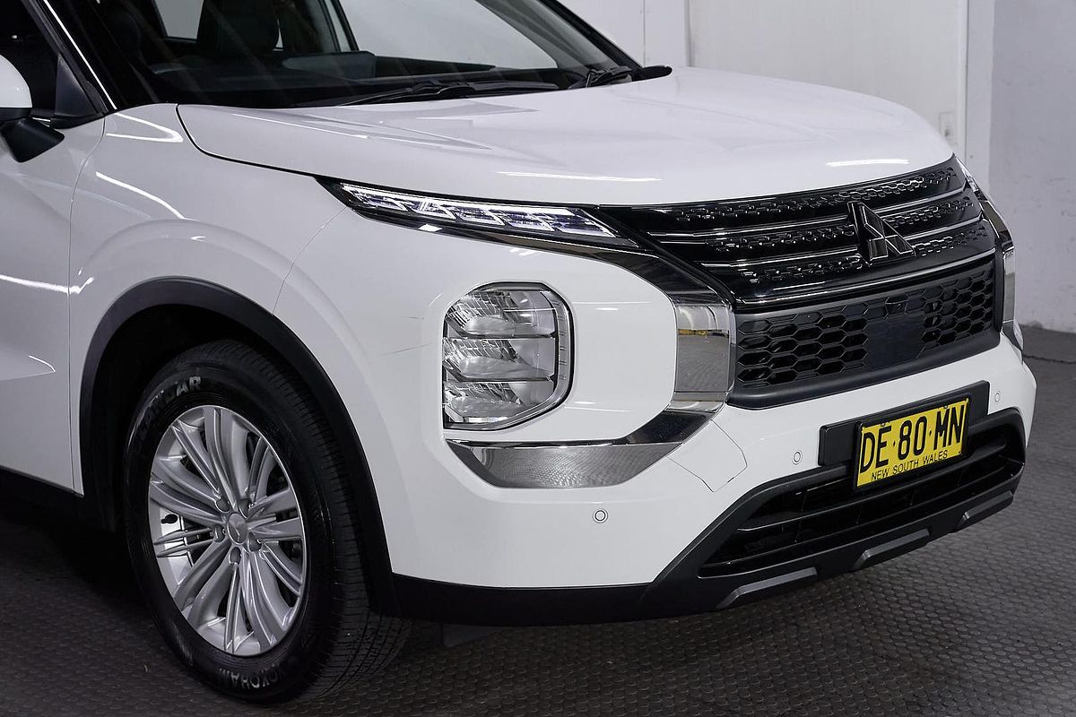 2022 Mitsubishi Outlander ES ZM