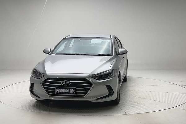 2017 Hyundai Elantra Active AD thumb-2