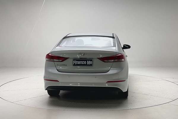 2017 Hyundai Elantra Active AD thumb-6