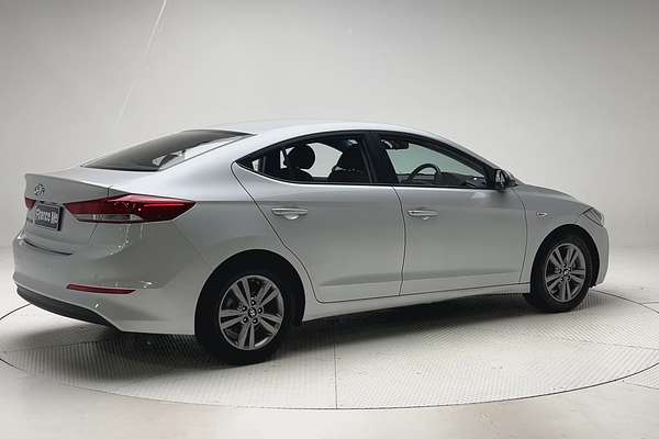 2017 Hyundai Elantra Active AD thumb-7