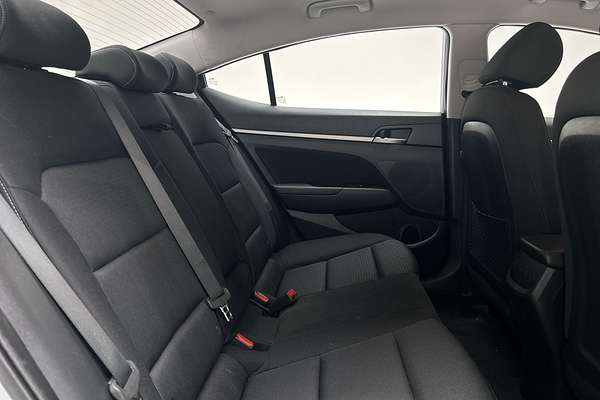 2017 Hyundai Elantra Active AD thumb-11