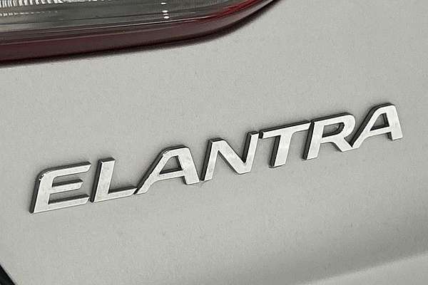2017 Hyundai Elantra Active AD thumb-21
