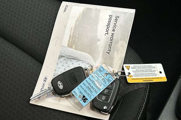 2017 Hyundai Elantra Active AD thumb-22