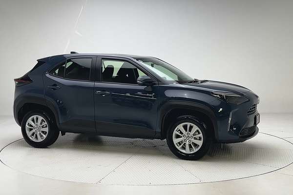 2024 Toyota Yaris Cross GX MXPJ10R thumb-3