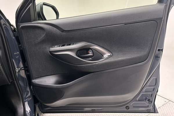 2024 Toyota Yaris Cross GX MXPJ10R thumb-18