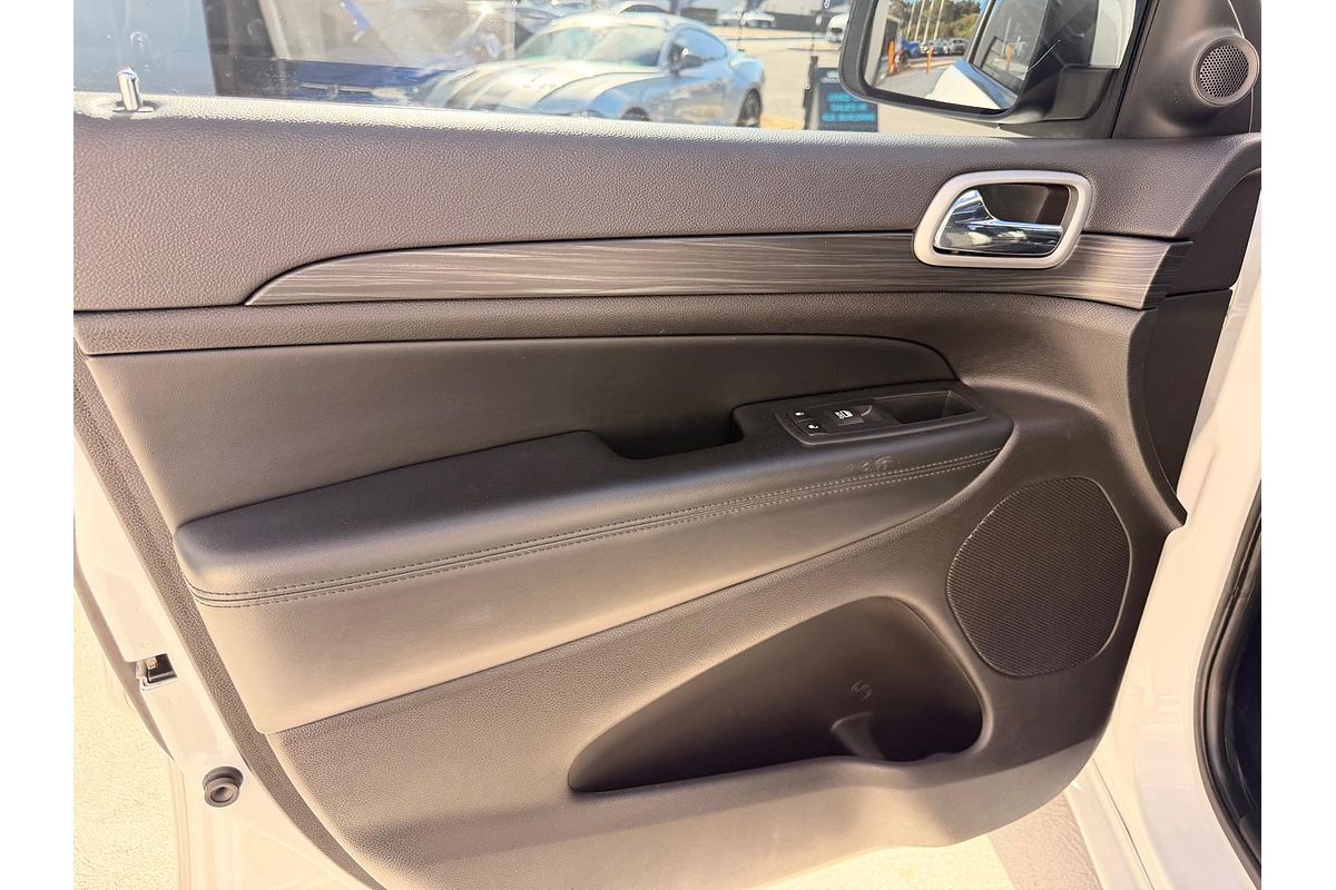 2019 Jeep Grand Cherokee Night Eagle WK