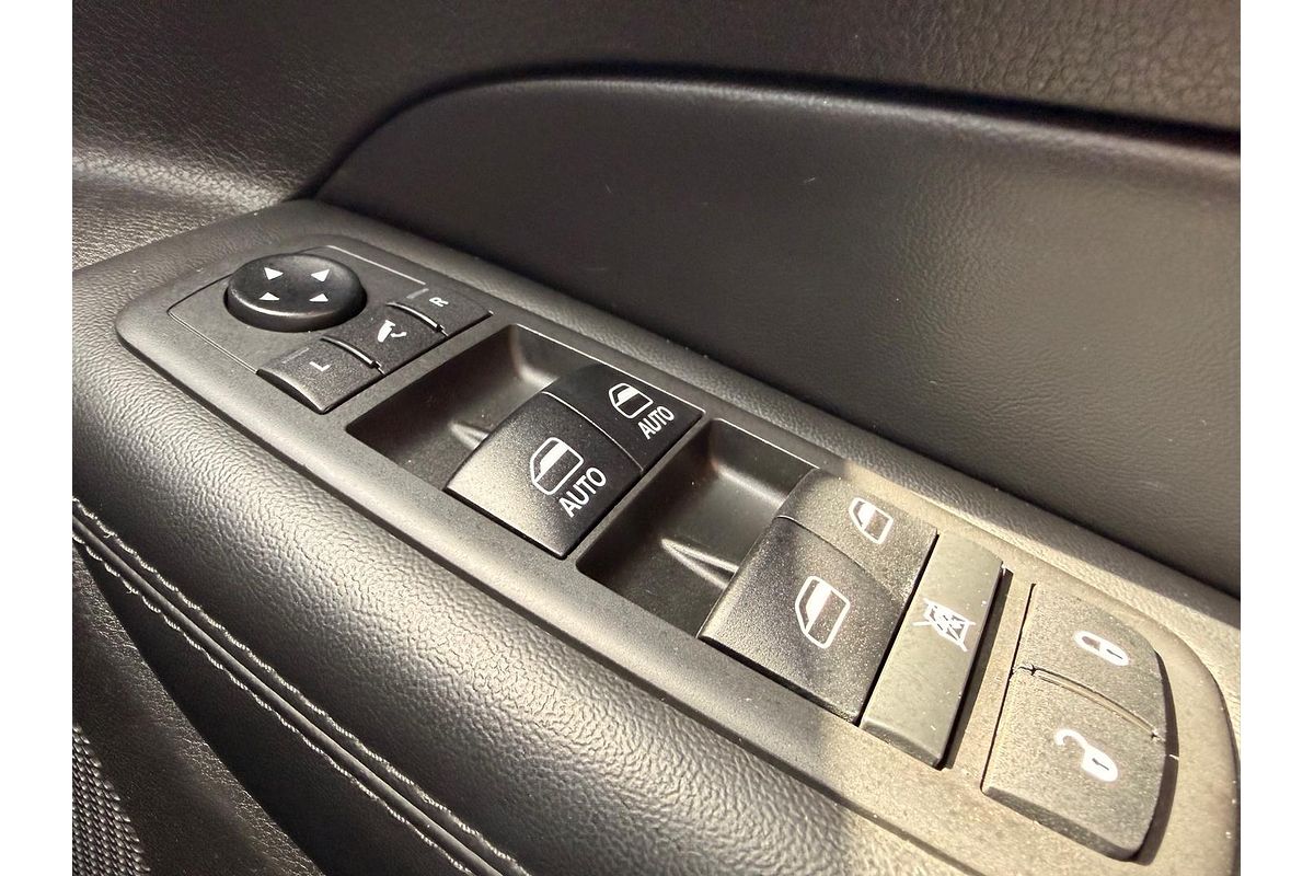 2019 Jeep Grand Cherokee Night Eagle WK