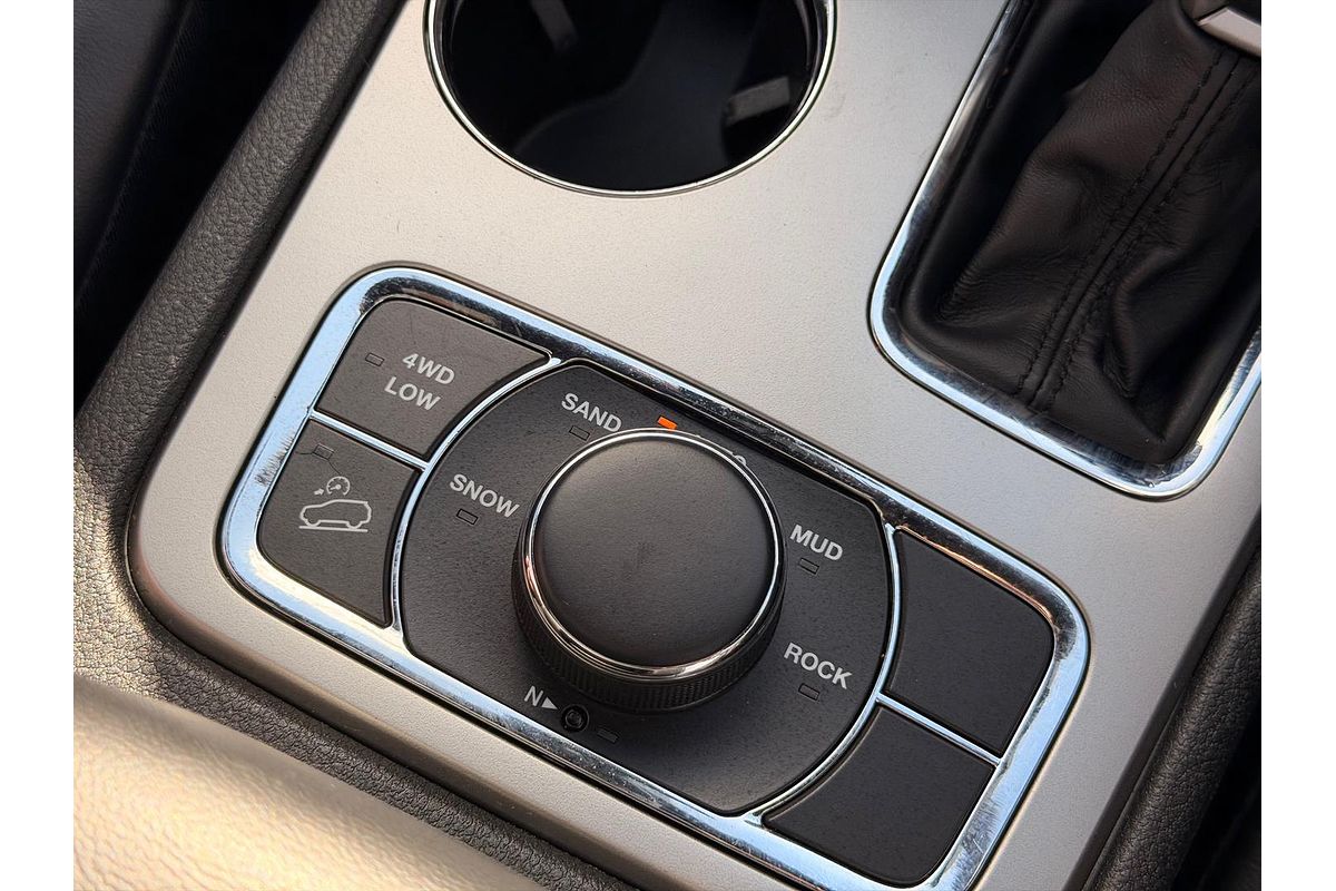 2019 Jeep Grand Cherokee Night Eagle WK